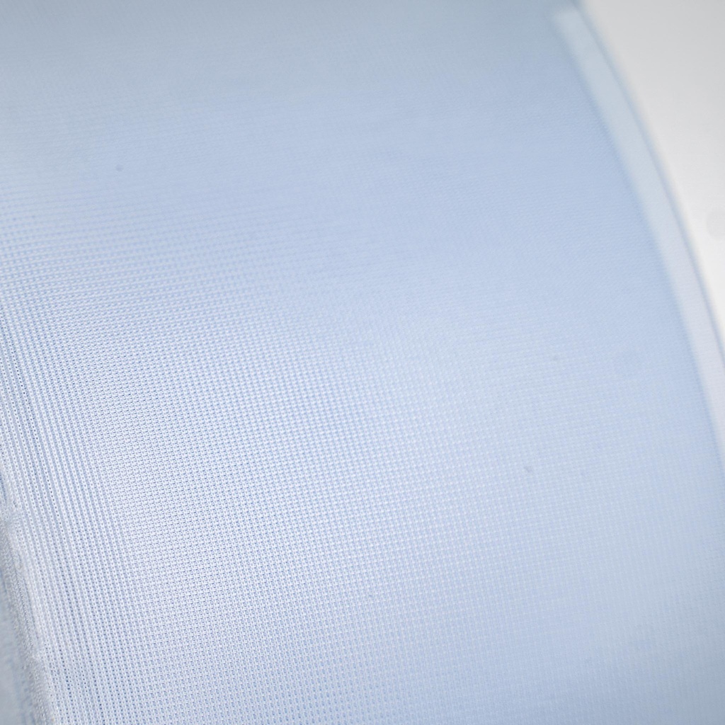 Rollo de Tela para Banderas - 43" x 100mts / 110g