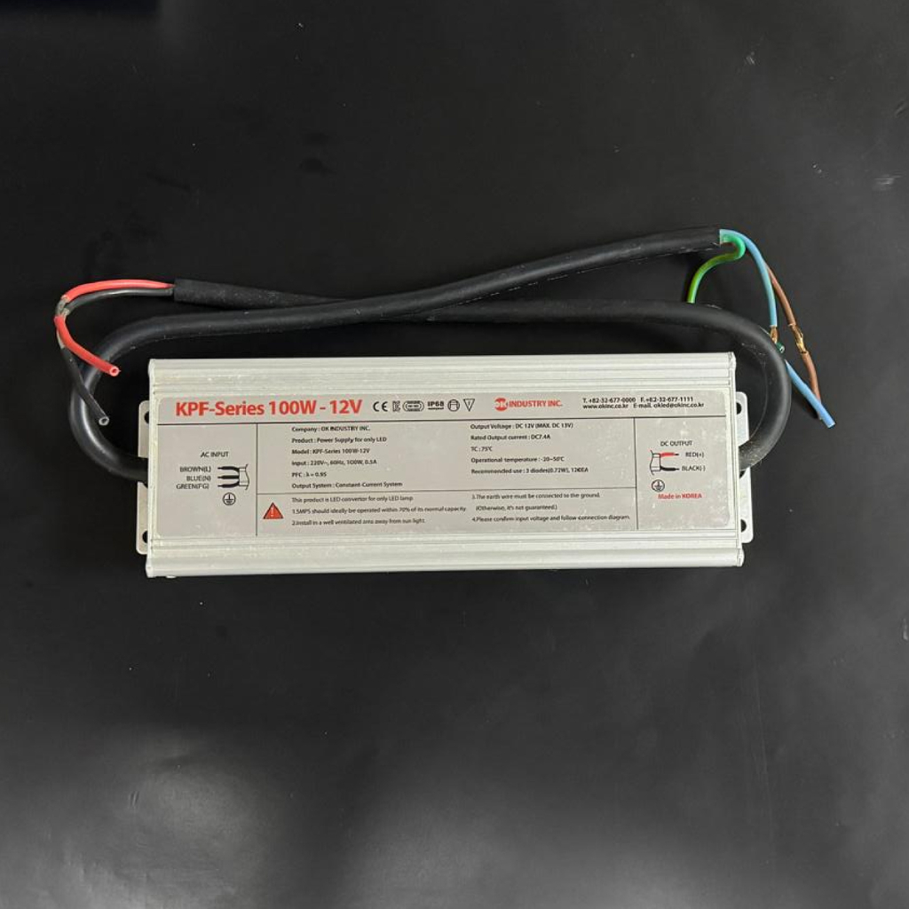 FUENTE DE PODER PARA LUCES LED 100W RESISTENTE AL AGUA 220V
